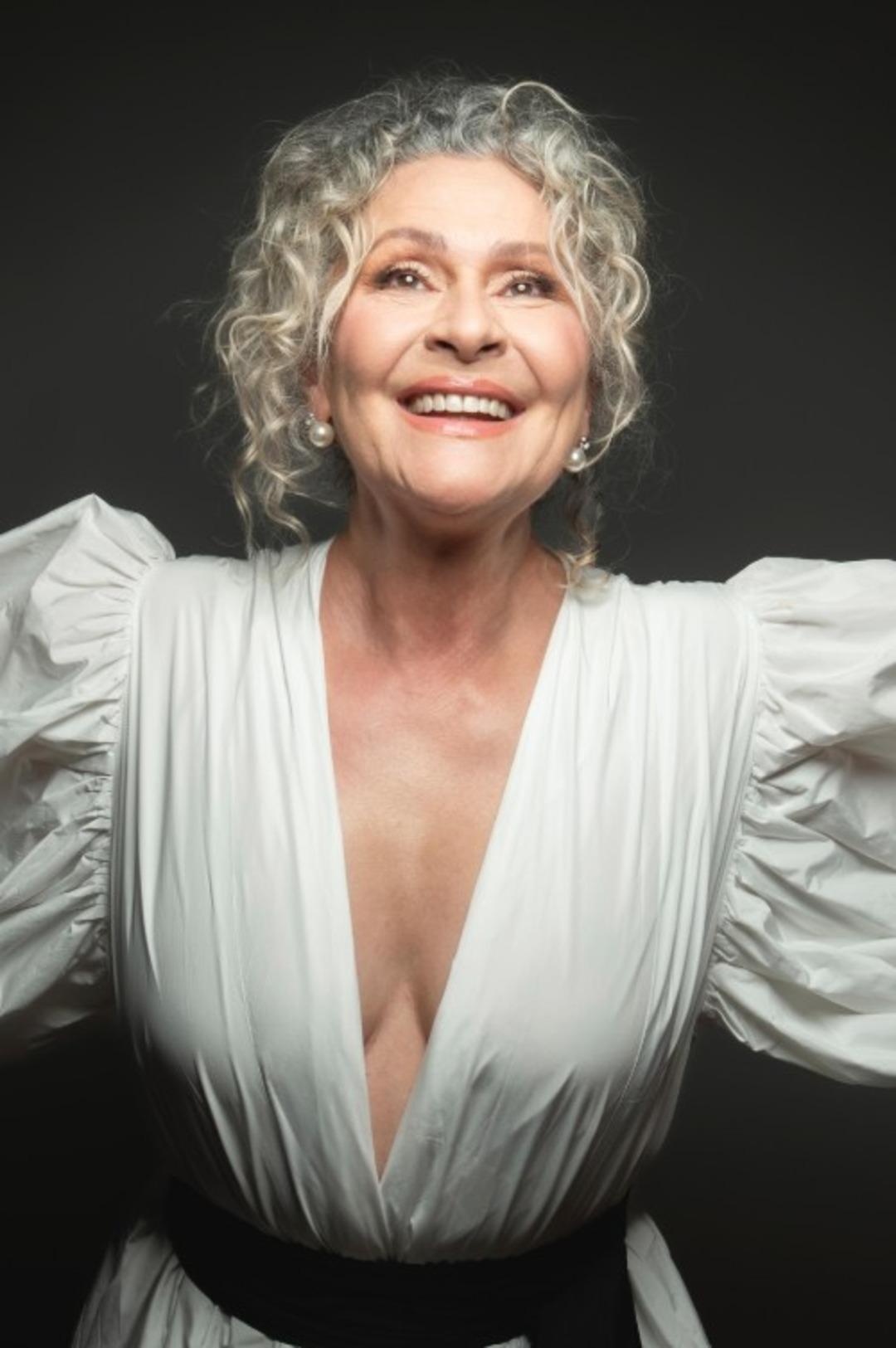 Uzak Şehir in Sadakat i Gonca Cilasun u bir de Instagram da görün! Cesur pozları gündemde! Görenler şaştı kaldı 2