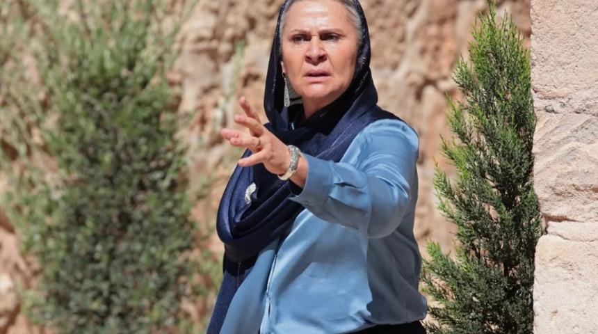 Uzak Şehir'in Sadakat'i Gonca Cilasun'u bir de Instagram'da görün! Cesur pozları gündemde! Görenler şaştı kaldı