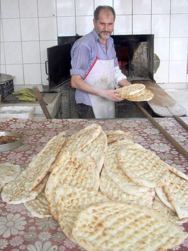 Araban’da pide ekmeğe zam