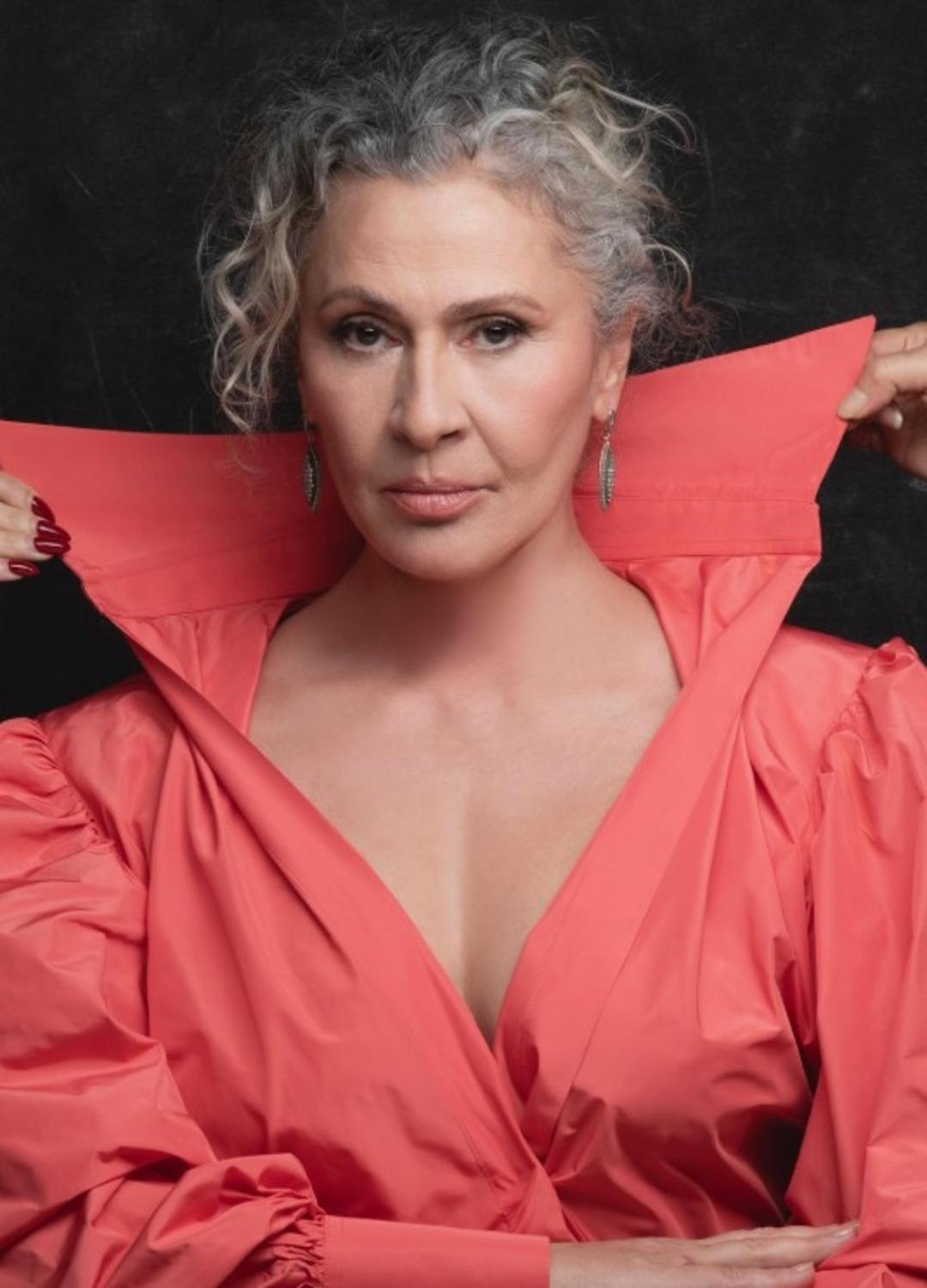 Uzak Şehir in Sadakat i Gonca Cilasun u bir de Instagram da görün! Cesur pozları gündemde! Görenler şaştı kaldı 5