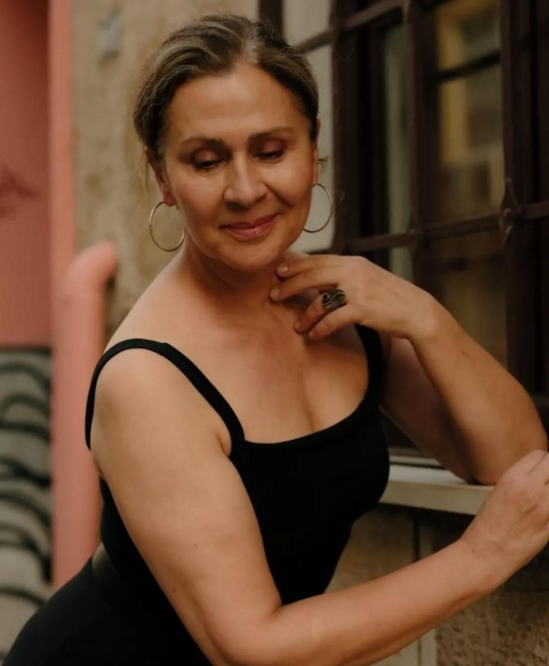 Uzak Şehir in Sadakat i Gonca Cilasun u bir de Instagram da görün! Cesur pozları gündemde! Görenler şaştı kaldı 6