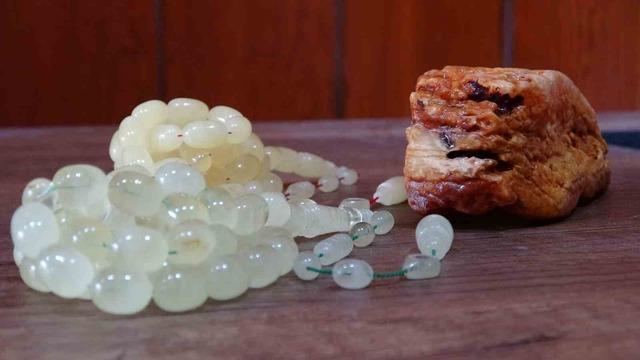 Osmanlı döneminden kalma tespihler: Bu tespihlerin fiyatı dudak uçuklatıyor! 12