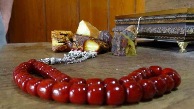 Osmanlı döneminden kalma tespihler: Bu tespihlerin fiyatı dudak uçuklatıyor! 10