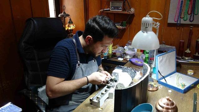 Osmanlı döneminden kalma tespihler: Bu tespihlerin fiyatı dudak uçuklatıyor! 2