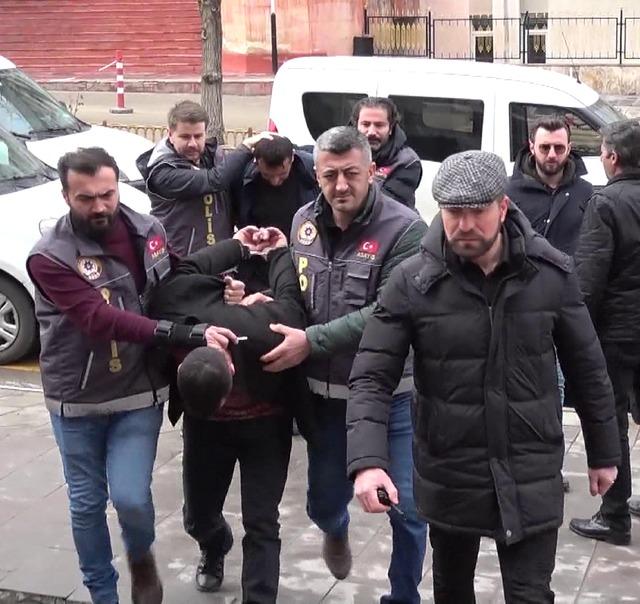 Ağabeyi azmettirmiş... Eşini çocuklarının gözü önünde vurmuştu
