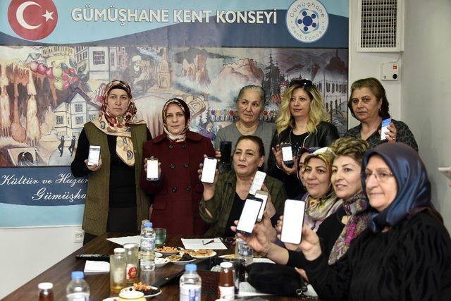 8 Mart Dünya Kadınlar Günü nedeniyle Kent Konseyi Kadın Meclisi üyesi kadınlar Mehmetçik Vakfı’na SMS’le bağış yaptı