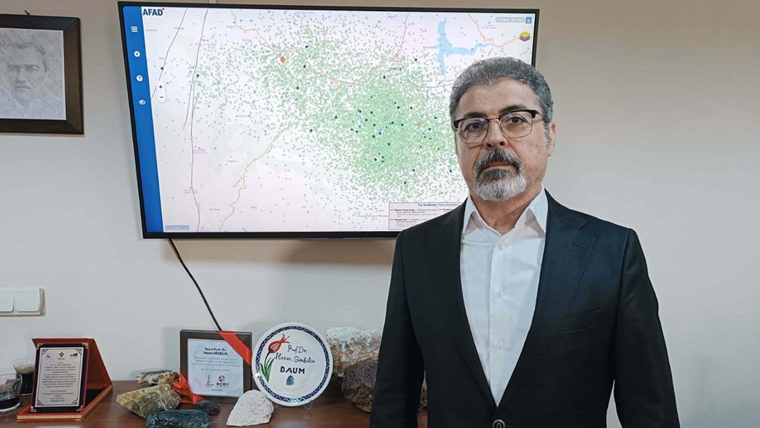 Prof. Dr. Hasan Sözbilir Balıkesir’e gidip arazide fay incelemesi yaptı! Korkutan deprem uyarısı: ‘O binalar boşaltılmalı’ 3