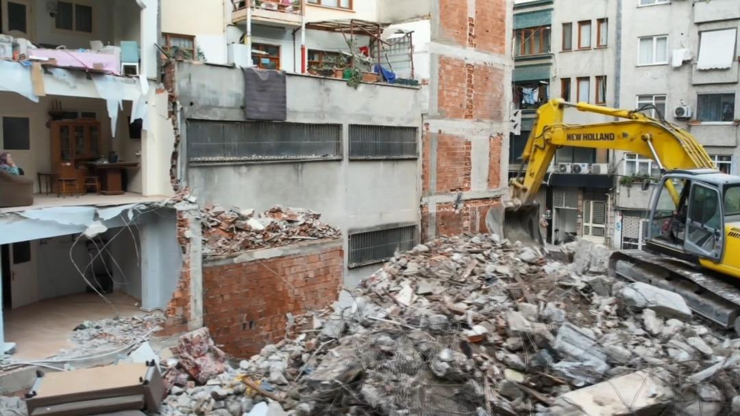 Yer: Zeytinburnu! Bina yıkılınca gizli kalan skandal ortaya çıktı! Apartman duvarsız kaldı 3