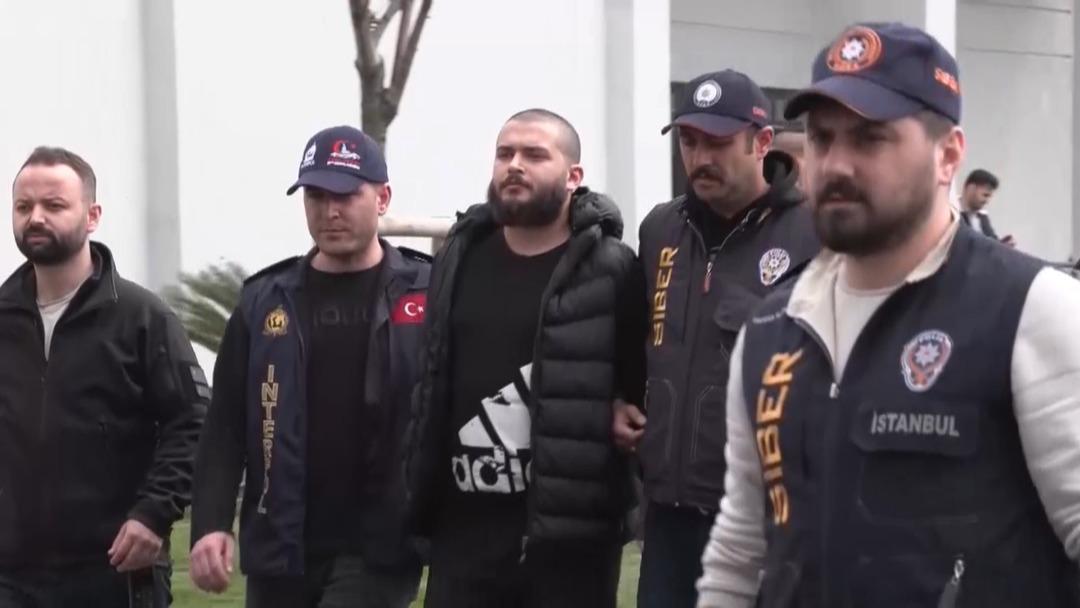 Faruk Fatih Özer "Şubat ayında çıkacağım” demiş! Koğuşunda notlar bulundu: "İpi sıkıca boynuna geçir" 1