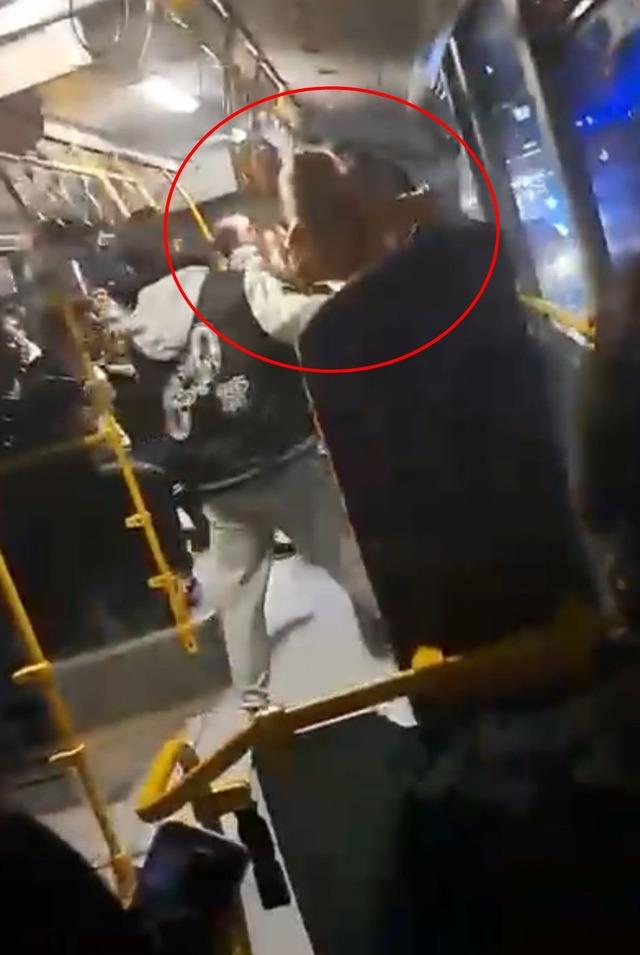 Otobüste, kadınların yer kavgası! 2