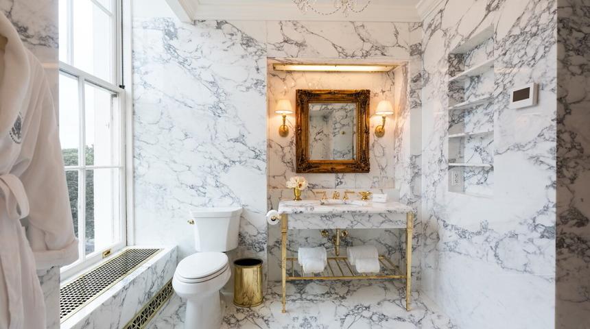 Trump'tan şaşırtan paylaşım: "Beyaz Saray'ın banyosunu yeniledim"