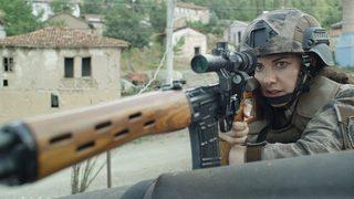 Börü dizisiyle ekrana dönen Ahu Türkpençe, Asena rolünü anlattı