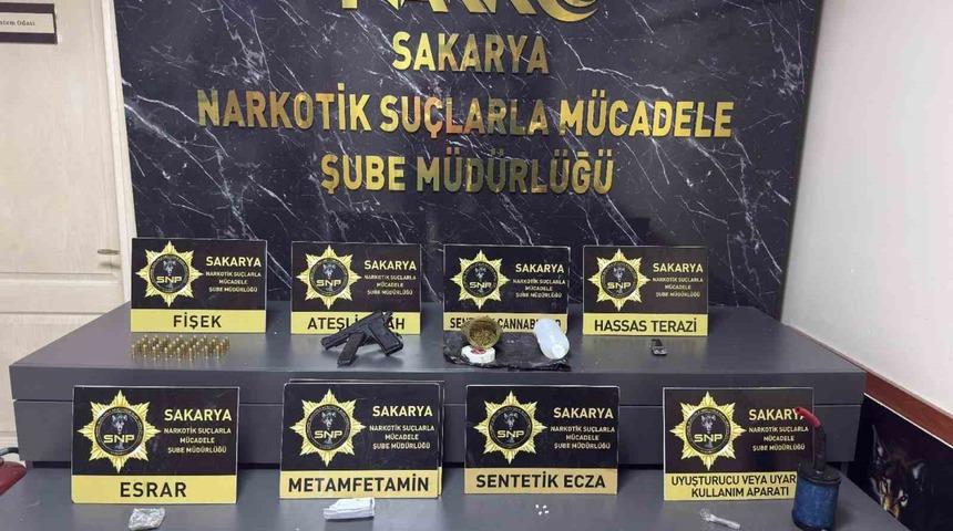 Sakarya’da uyuşturucu operasyonu: 3 gözaltı