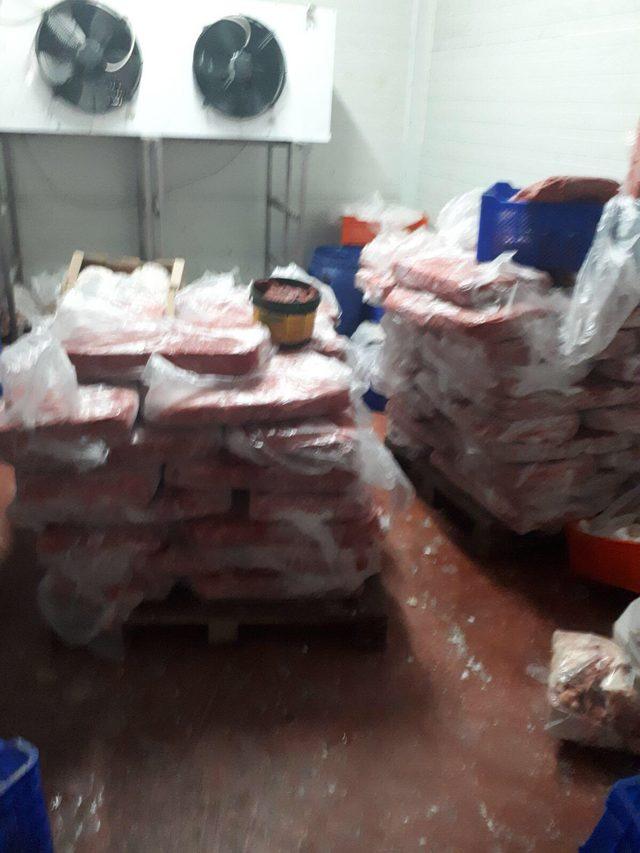 Dilovası nda, 4 ton ka&ccedil;ak et ele ge&ccedil;irildi 3