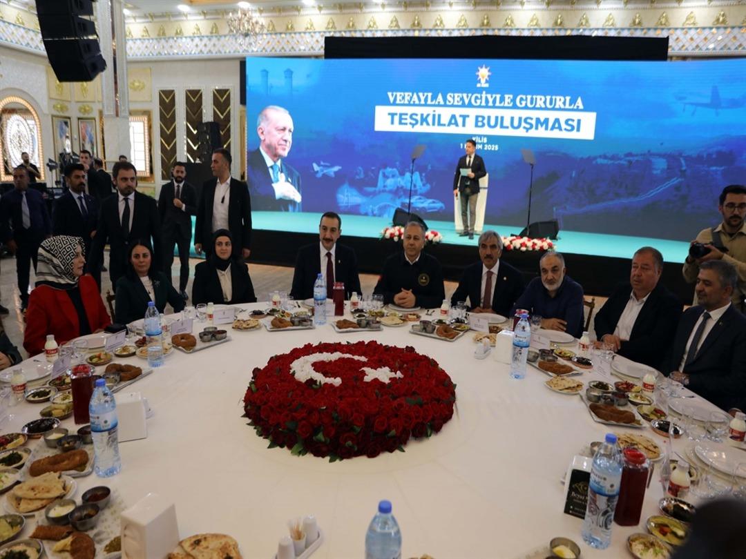 Bakan Yerlikaya 1 yılda kaç Suriyeli nin ülkesine döndüğünü açıkladı! 1