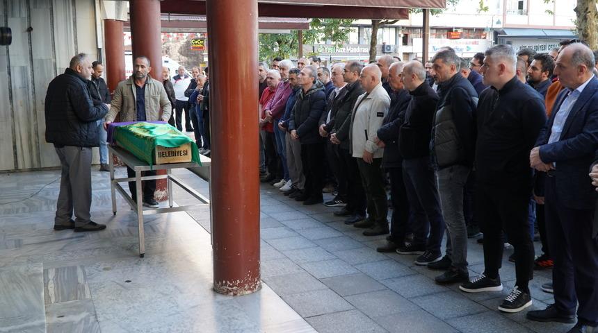 Su dolu çukurdan kadın cesedi çıktı