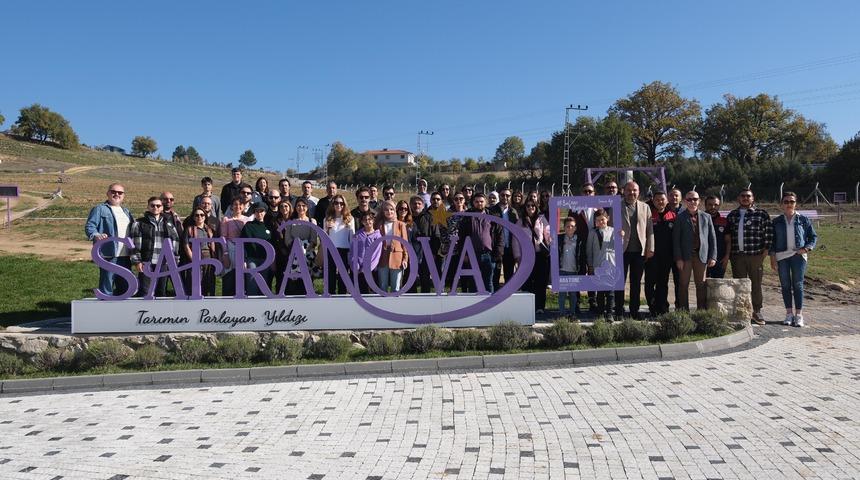 Safranbolu'da Anadoludakiler etkinliği! Safranın hasadında 'İmece Ağı' renkli görüntüler oluşturdu