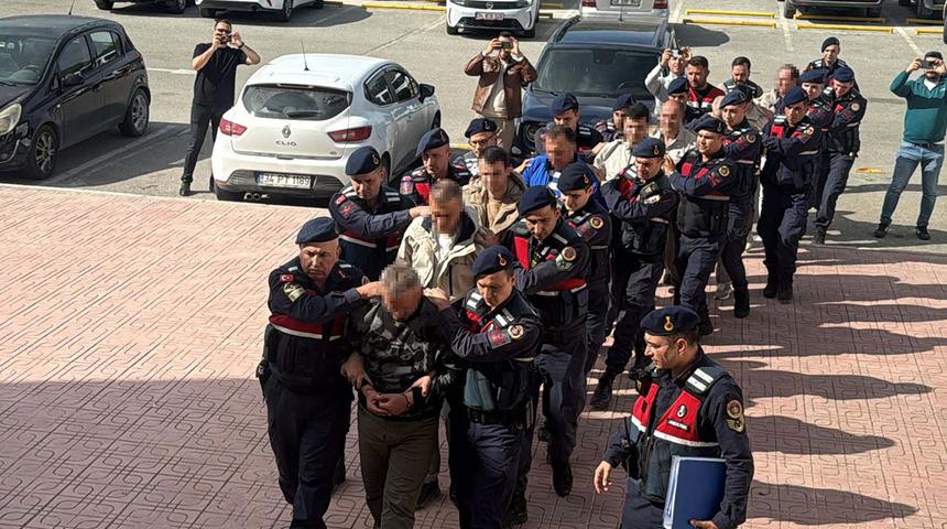 Yunan adalarına kaçacaklardı! Yakalandılar