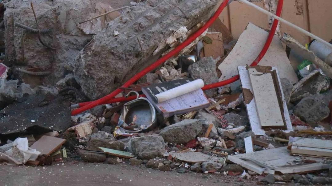 Kocaeli de 4 kişiye mezar olan binanın enkazı kaldırılıyor 2