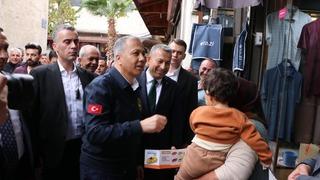 İçişleri Bakanı Yerlikaya'dan Kilis'te esnaf ziyareti
