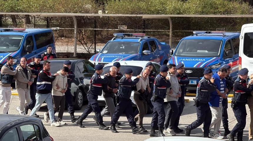 FETÖ şüphelileri denizde yakalandı: 9 şüpheli adliyeye sevk edildi