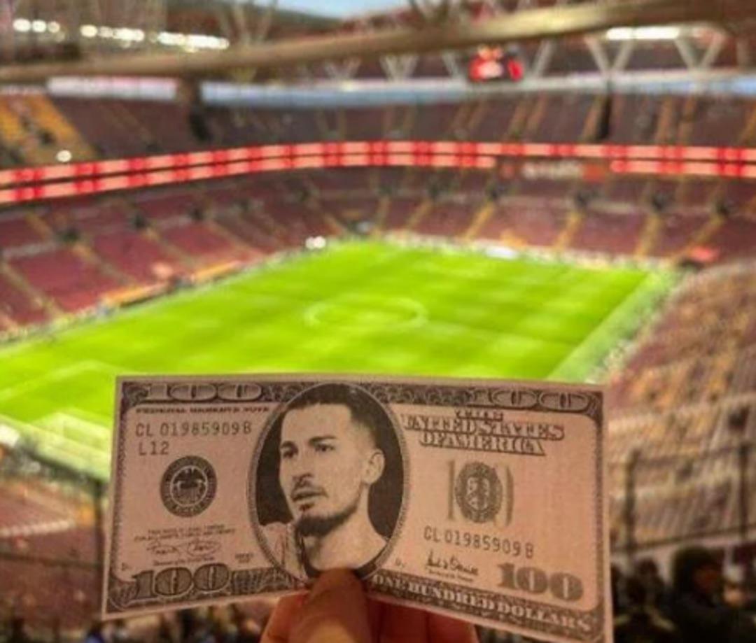 Trabzonspor taraftarından Uğurcan Çakır a dolar tepkisi! Galatasaraylılar sahip çıktı... 1