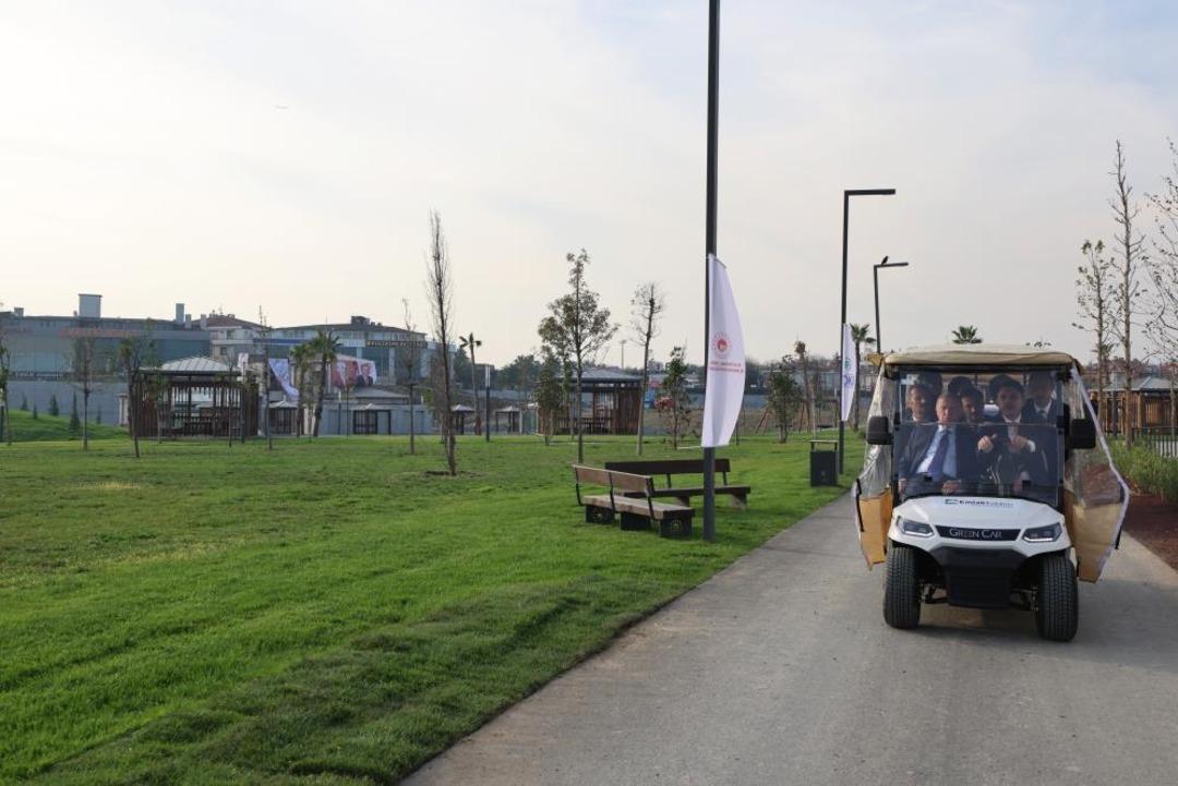 Atatürk Havalimanı Millet Bahçesi esnafına Cumhurbaşkanı Erdoğan dan ziyaret 1