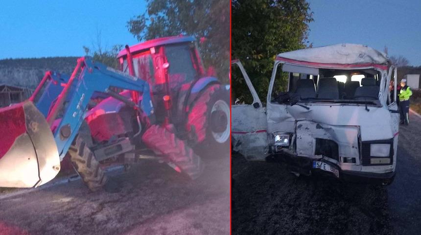 Traktör ile minibüs çarpıştı! Yaralılar var