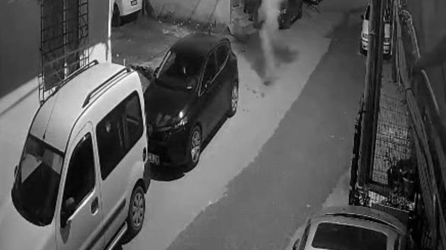 Gecenin ortasında patlama sesleri mahalleyi ayağa kaldırdı! Bursa'da şok yaşattılar