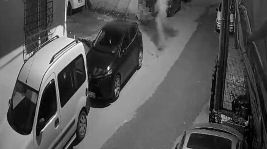 Gecenin ortasında patlama sesleri mahalleyi ayağa kaldırdı! Bursa'da şok yaşattılar