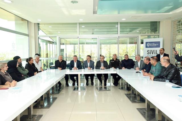 Kocaeli de çöken apartman ve tahliye edilen binaların bulunduğu bölgede çalışmalar sürüyor 1