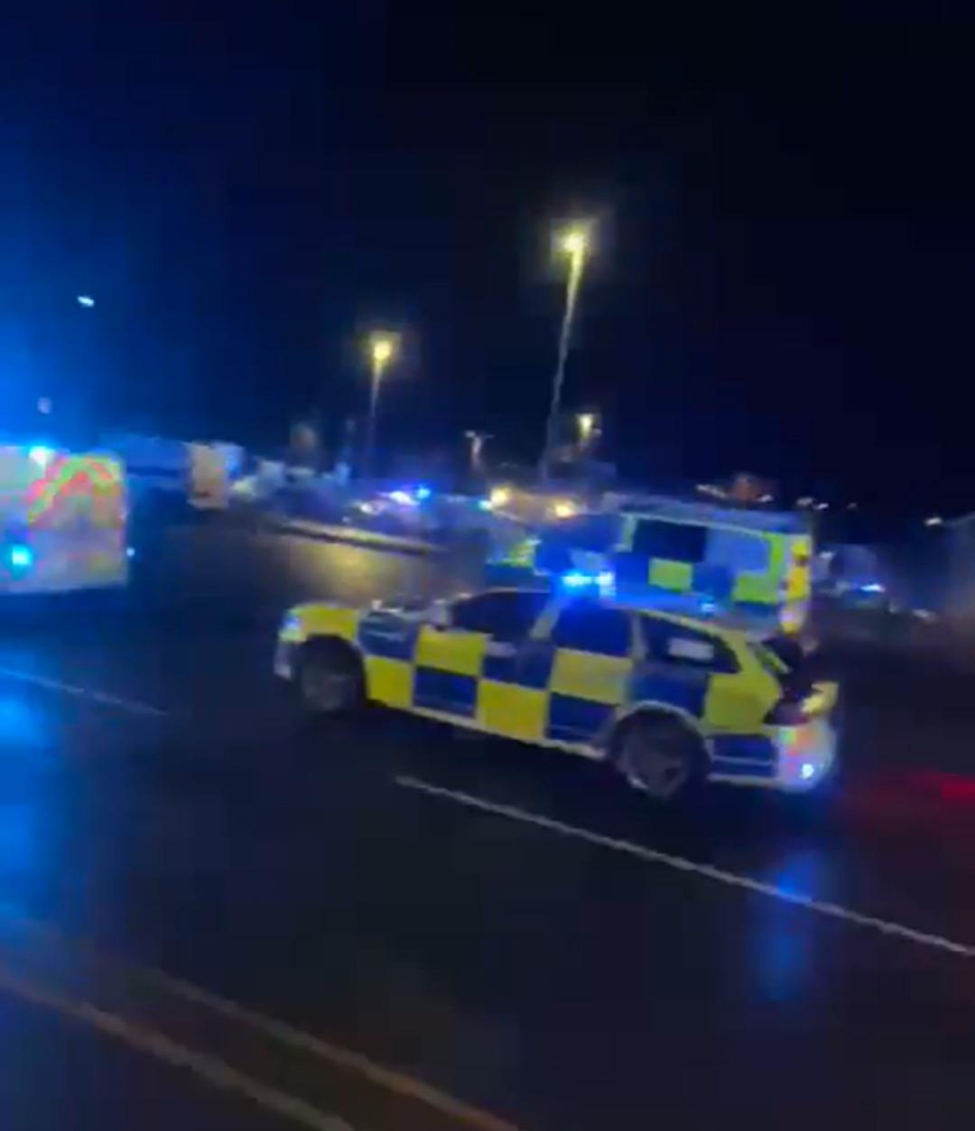 İngiltere bu olayı konuşuyor: Tren istasyonunda bıçaklı saldırı! 10 kişi ağır yaralandı 1