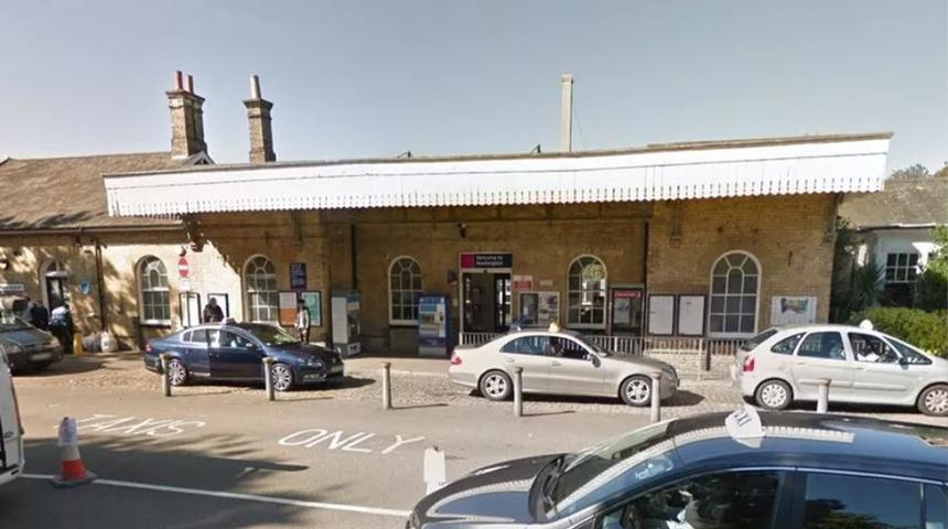 İngiltere bu olayı konuşuyor: Tren istasyonunda bıçaklı saldırı! 10 kişi ağır yaralandı