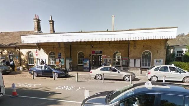 İngiltere bu olayı konuşuyor: Tren istasyonunda bıçaklı saldırı! 10 kişi ağır yaralandı