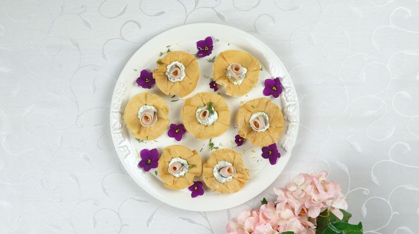 Kadınlar Gününüz Kutlu Olsun: Yufkadan çiçekler