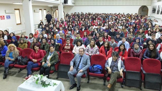 Dizi oyuncusu İğdigül, hayvan sevgisini anlatmak için Türkiye’yi geziyor