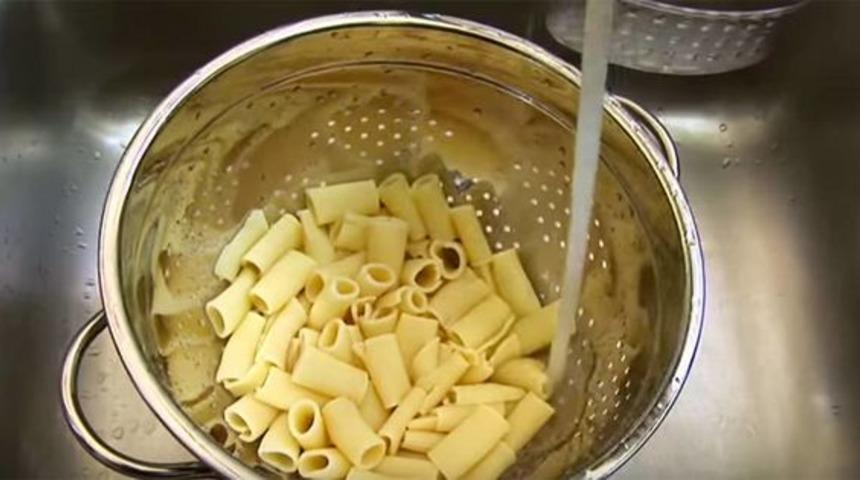 Yemeden &ouml;nce kesinlikle yıkamanız gereken 5 ve asla yıkamamanız gereken 5 yiyecek