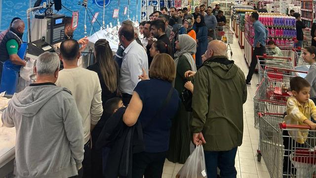 Etiketi gören kilolarca alıp kasaya koştu!