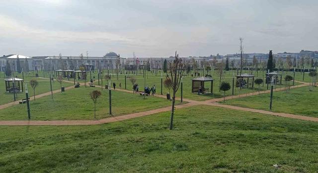 Atatürk Havalimanı Millet Bahçesi’ne ilk gününde yüzlerce vatandaş akın etti 1