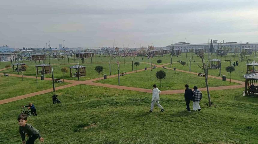 Atatürk Havalimanı Millet Bahçesi’ne ilk gününde yüzlerce vatandaş akın etti