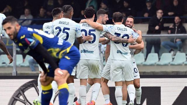 Inter Milli futbolcumuz Hakan Çalhanoğlu'nun yıldızlaştığı maçta Verona'yı devirdi! Çalhanoğlu'nun asisti yok artık dedirtti...