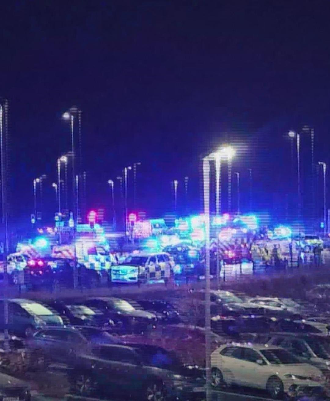 İngiltere de bıçaklı saldırı! Trende can pazarı kuruldu: 10 kişi yaralandı, 9 unun durumu ağır 1