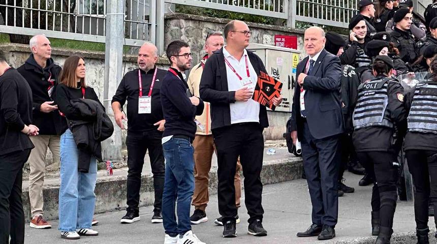 UEFA heyeti, Beşiktaş-Fenerbahçe derbisinde UEFA Avrupa finali provasını yapacak!