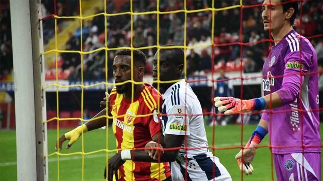 Süper Lig'de 5 gollü maç! Kayserispor evinde Kasımpaşa'yı 3-2 devirdi...