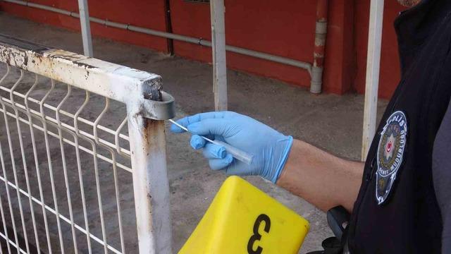 Yoldan geçenlere dehşeti yaşatıp 1 kişiyi bıçaklamıştı! Adım adım izi sürülerek yakalandı 2