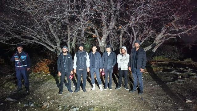 Uludağ’da ormanda mahsur kalan 6 kişi kurtarıldı 1