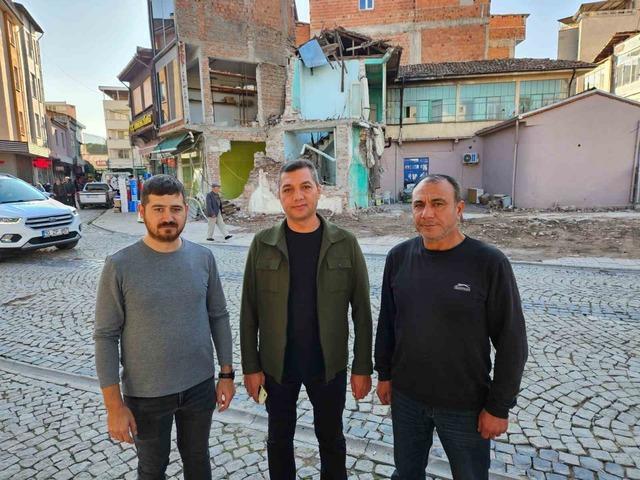 Sındırgı’da deprem esnafı olumsuz etkiledi 8