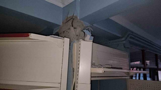 Sındırgı’da deprem esnafı olumsuz etkiledi 6