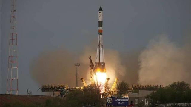 Hindistan 4 bin 400 kilogramlık en ağır haberleşme uydusunu fırlattı