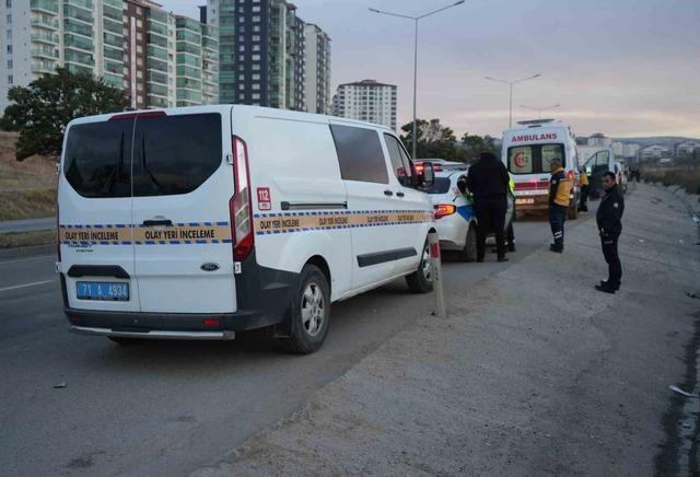 Otomobilin &ccedil;arptığı yaya hayatını kaybetti 6